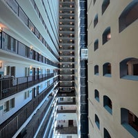 Foto scattata a Embassy Suites by Hilton da Erik G. il 3/27/2022