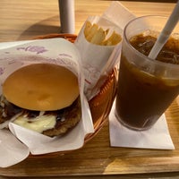 Photo taken at MOS Burger by ウッシー on 10/20/2019