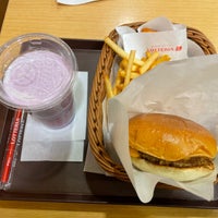 Photo taken at Lotteria by ウッシー on 1/1/2021