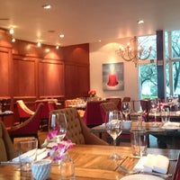 Foto diambil di Grand Cru, restaurante de vinos oleh Maye pada 5/19/2016