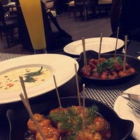 Foto scattata a Olivia Restaurant da Hassan A. il 1/2/2017
