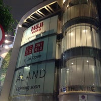 The effort behind the girl Uniqlo in Hong Kong
