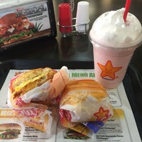 Photo taken at Carl&amp;#39;s Jr. by Carlos A. on 7/3/2016