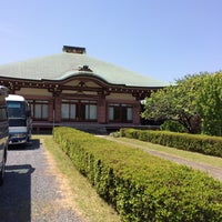 Photo taken at 孝養寺 by Koya I. on 5/10/2014