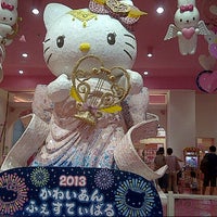 Photo taken at Hello Kitty&amp;#39;s Kawaii Paradise by Mee F. on 8/8/2013