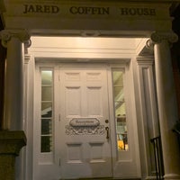 Photo taken at Jared Coffin House by Kevin V. on 9/17/2021