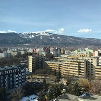 Foto diambil di Suite Hotel Sofia oleh Bionic Ben (. pada 2/22/2017