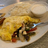 Photo taken at Majestic Diner by Chia on 5/27/2019