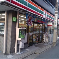Photo taken at 7-Eleven by Hideaki N. on 6/16/2013