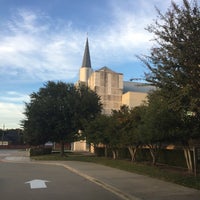 Foto tomada en Christ Church Plano  por Candace H. el 10/18/2017