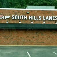 Foto tirada no(a) AMF South Hills Lanes por Kristen C. em 8/5/2016