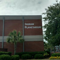 รูปภาพถ่ายที่ Ingram Planetarium โดย Kristen C. เมื่อ 5/30/2016