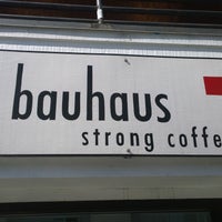 5/9/2015에 Igor Z.님이 Bauhaus Books &amp;amp; Coffee에서 찍은 사진
