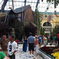 Photo taken at Bellagio North Valet by Daisy on 9/24/2012