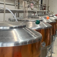 Foto tirada no(a) Yolo Brewing Co. por Ahsan A. em 6/5/2021
