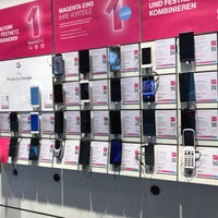 รูปภาพถ่ายที่ Telekom Shop โดย Clotilde G. เมื่อ 8/30/2017