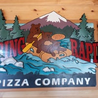 Das Foto wurde bei Roaring Rapids Pizza Co. von Thomas P. am 11/11/2014 aufgenommen