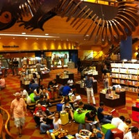 Photo taken at Livraria Cultura by Marlon S. on 5/4/2013