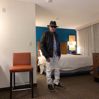 Foto diambil di Residence Inn by Marriott San Bernardino oleh Roberto B. pada 2/14/2020