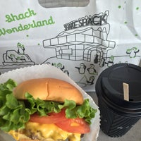 Photo taken at Shake Shack by Stephie W. on 11/26/2015