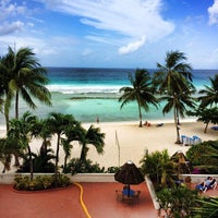 6/1/2014 tarihinde Jason H.ziyaretçi tarafından Coconut Court Beach Hotel'de çekilen fotoğraf
