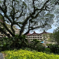 Photo taken at Shangri-La&amp;#39;s Rasa Sayang Resort &amp;amp; Spa by Kevinkks on 7/30/2023
