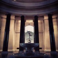 10/21/2012 tarihinde Jonathan K.ziyaretçi tarafından National Gallery of Art - West Building'de çekilen fotoğraf