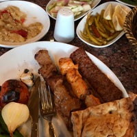 Das Foto wurde bei Paşa Ocakbaşı Restoran von Elif am 3/7/2019 aufgenommen