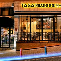 Foto scattata a Tasarım Bookshop Cafe da Tasarım Bookshop Cafe il 2/8/2016