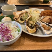 Photo taken at Oyster Table by 1048 on 9/10/2019
