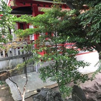 Photo taken at 当代島稲荷神社 by かーたん on 6/20/2017