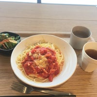 Photo taken at THE UNIVERSITY DINING by isoooop on 3/16/2017