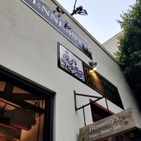 Photo taken at Hennessy&amp;#39;s Wines &amp;amp; Specialty Foods by Justin F. on 8/9/2018