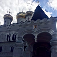 Photo taken at Церковь Собора Богородицы 1552г by Maxim K. on 9/11/2016