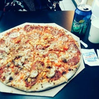 Photo taken at Domino&amp;#39;s Pizza by 👑Gamze T. on 2/26/2017