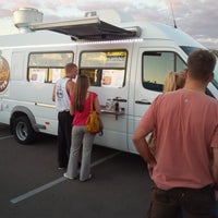 Foto scattata a Zany Beaver Food Truck da Aimless A. il 9/2/2013
