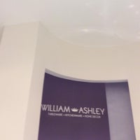 Foto tomada en William Ashley China  por Maryoumi A. el 2/9/2016