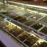 Review JaCiva's Bakery and Chocolatier