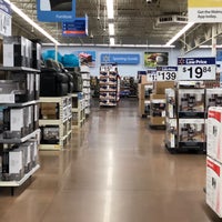 Photo taken at Walmart Supercenter by sneakerpimp on 1/25/2018