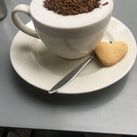 Photo prise au CAFELLA COFFEE &amp;amp; CHOCOLATE par Meltem💫〽️ B. le2/16/2020