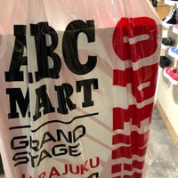 Photo taken at ABC-MART 渋谷店 by Mas Hashim  on 11/2/2018