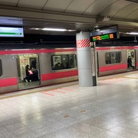 Photo taken at Keiyo Underground Platforms 3-4 by N Y. on 3/5/2022