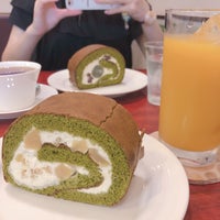 Photo taken at Pâtisserie Yuji by わかこ on 9/6/2018