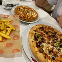 Photo taken at Pizza Hut by Beliz A. on 6/22/2022