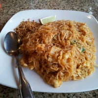 รูปภาพถ่ายที่ Bangkok Cuisine โดย Joe A. เมื่อ 4/17/2013