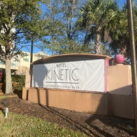 1/12/2023 tarihinde Lelio Y.ziyaretçi tarafından Hotel Kinetic Orlando Universal Blvd'de çekilen fotoğraf