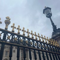 Photo taken at Buckingham Palace Gate by Lelio Y. on 3/17/2024