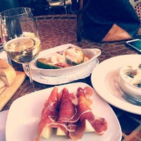 รูปภาพถ่ายที่ Venezia Restaurant โดย Esna K. เมื่อ 7/20/2013