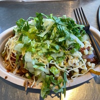 Photo taken at Chipotle Mexican Grill by 🌺Sabrina H. on 11/23/2019