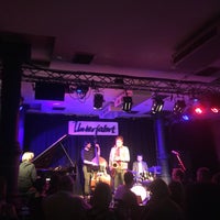 4/24/2016 tarihinde Lindaziyaretçi tarafından Jazzclub Unterfahrt'de çekilen fotoğraf